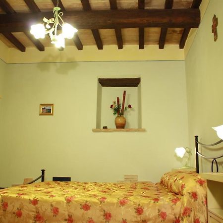 Agriturismo Il Girasole Montefalco Bagian luar foto