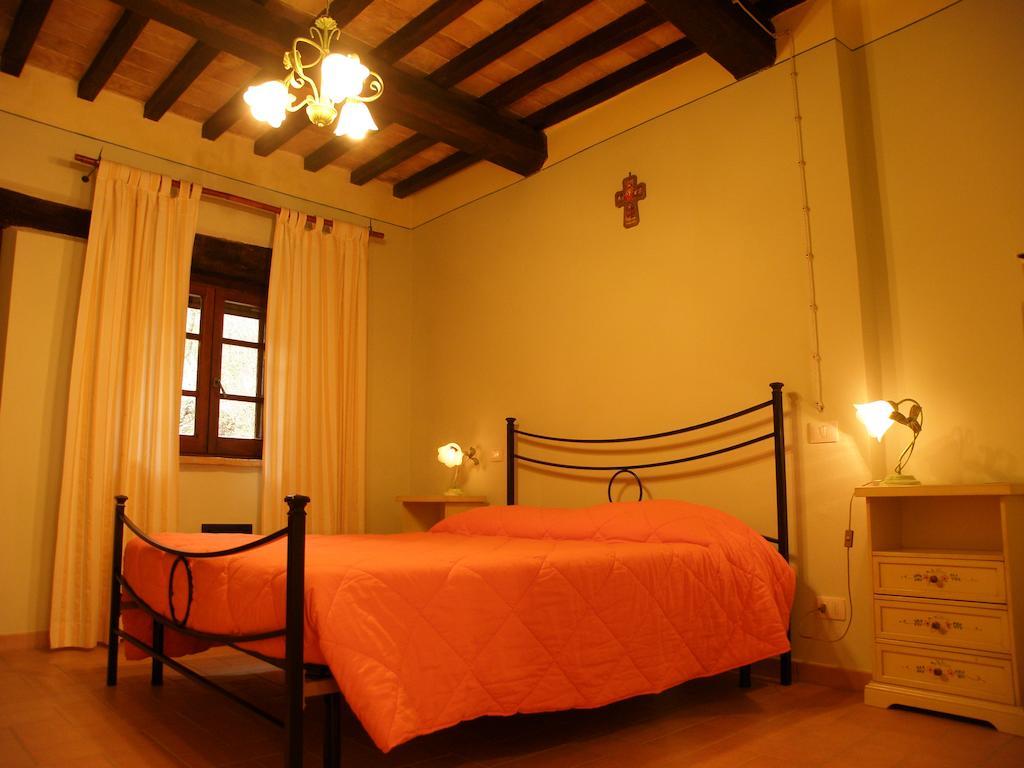 Agriturismo Il Girasole Montefalco Ruang foto