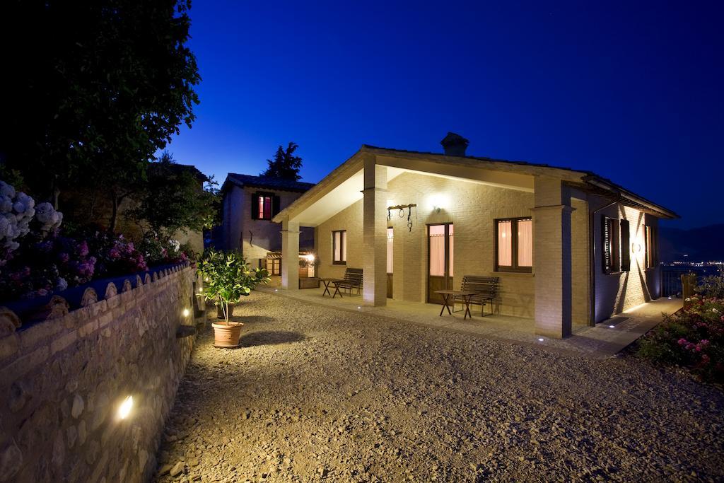 Agriturismo Il Girasole Montefalco Bagian luar foto