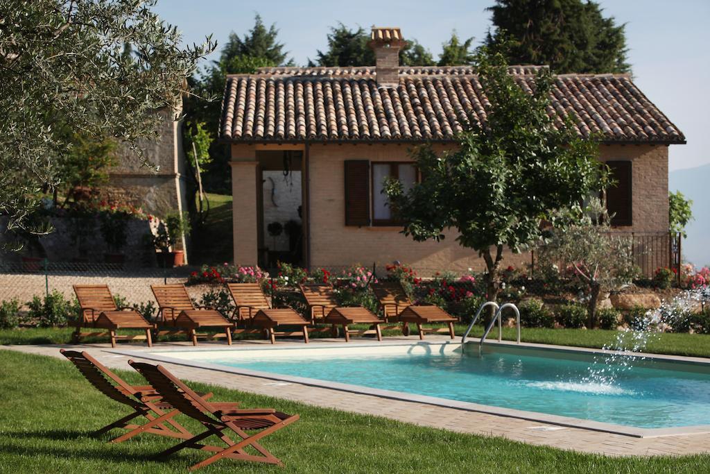 Agriturismo Il Girasole Montefalco Ruang foto