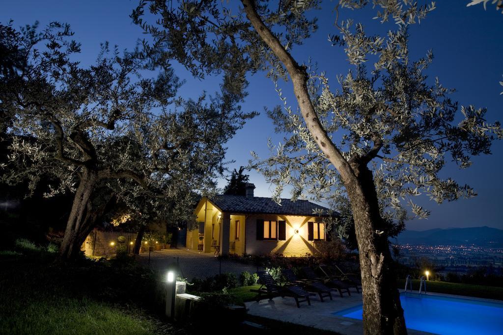 Agriturismo Il Girasole Montefalco Bagian luar foto